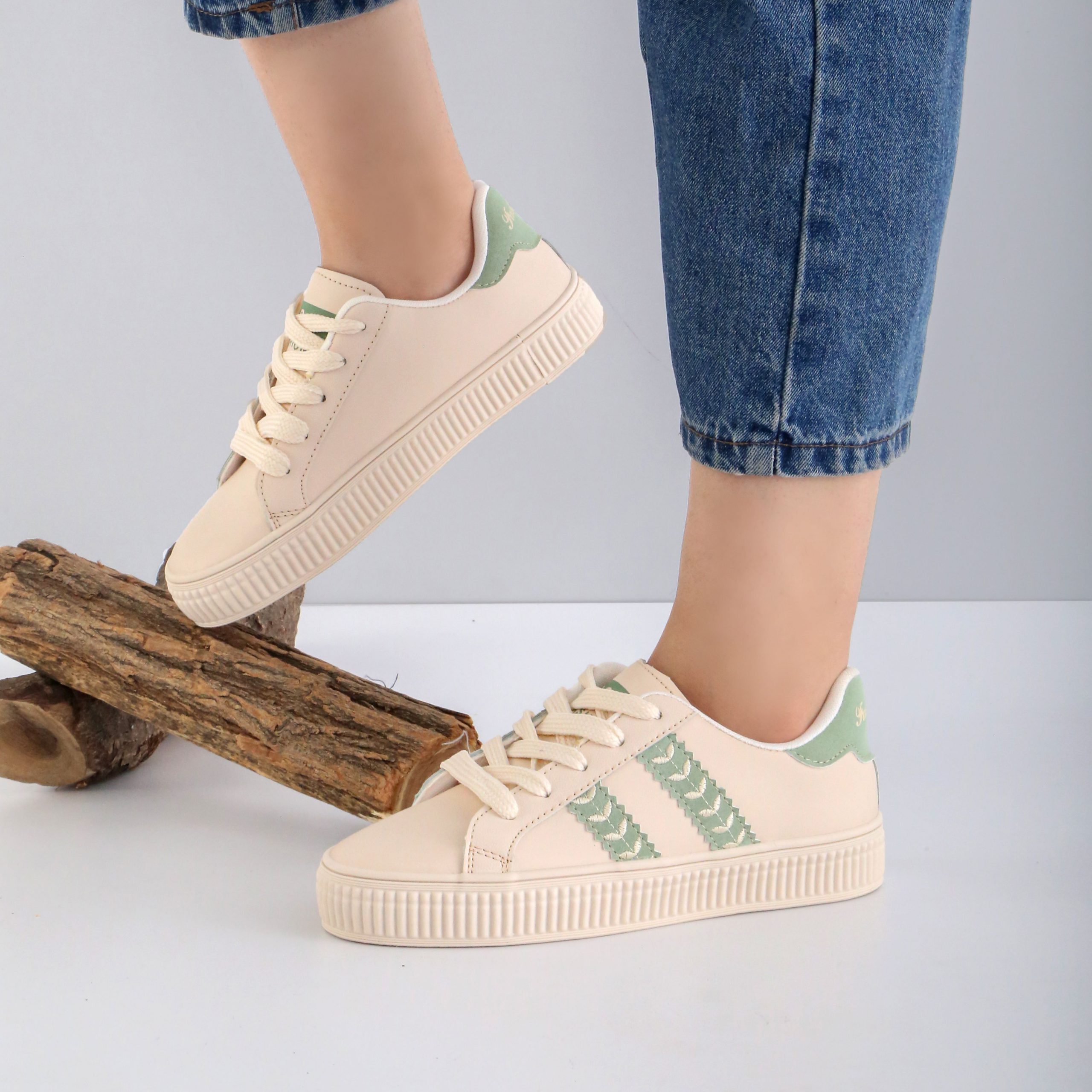 ونس گلدوزی کرم سبز