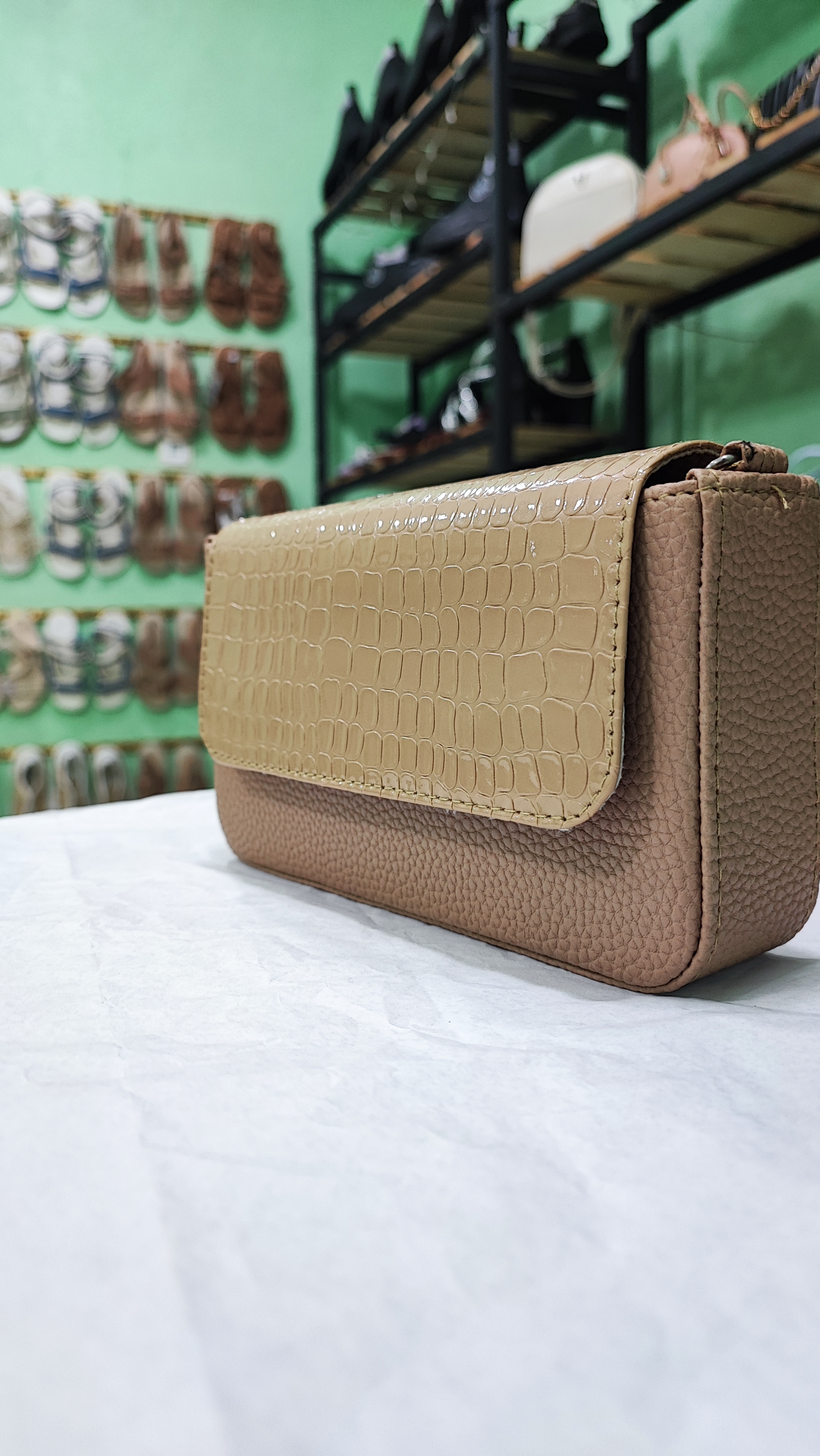 کیف  رو دوشی زنانه چرمی