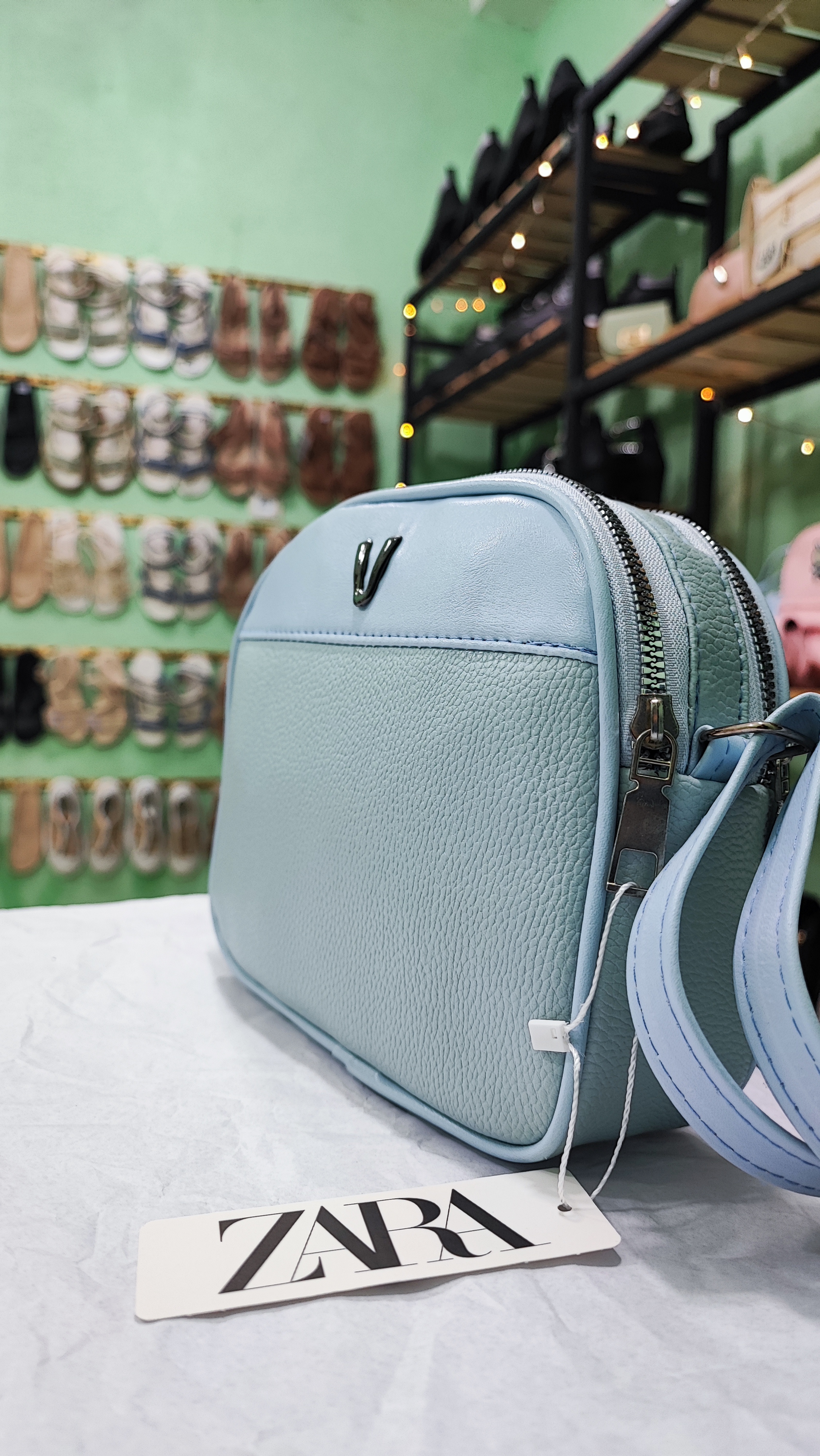 کیف دوشی شرانگ زارا زنانه و دخترانه طرح V بزرگ